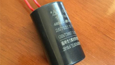 哪些情況會引起電機啟動電容器過電壓？